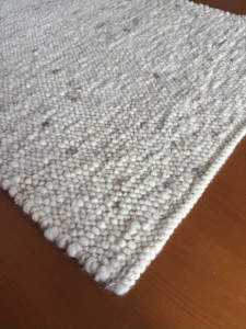 Teppichweberei Noswitz, Schafwollteppich Teppichgrundfarbe beige 145