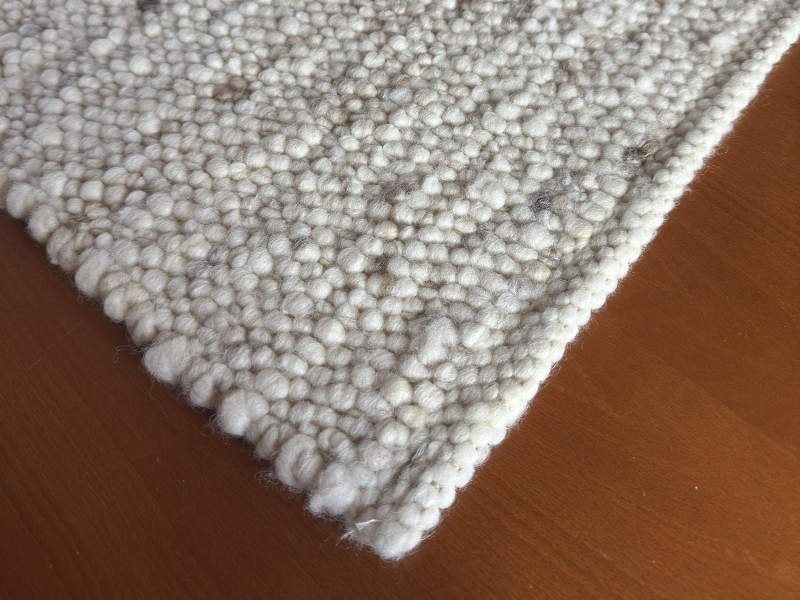 Schafwollteppich in Beige Braun und Naturweiß (Karakulwolle)