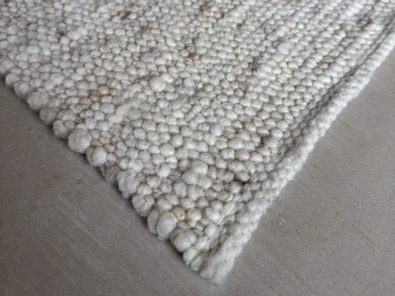 Schafwollteppich in Beige Braun und Naturweiß (Karakulwolle)