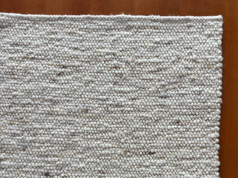 Schafwollteppich in Beige Braun und Naturweiß (Karakulwolle)