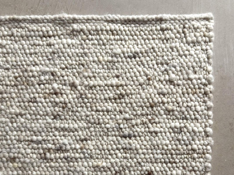 Schafwollteppich in Beige Braun und Naturweiß (Karakulwolle)
