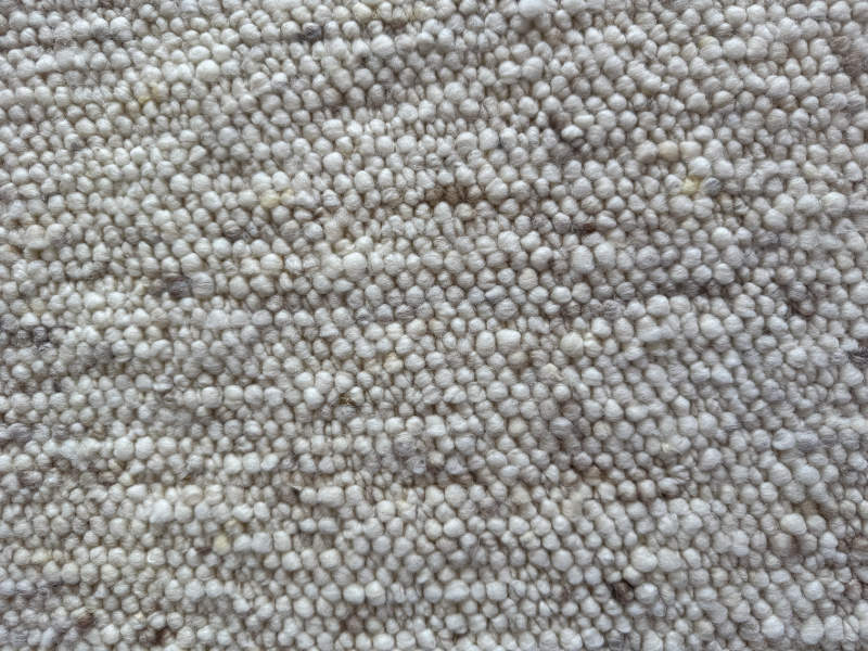 Schafwollteppich in Beige Braun und Naturweiß (Karakulwolle)