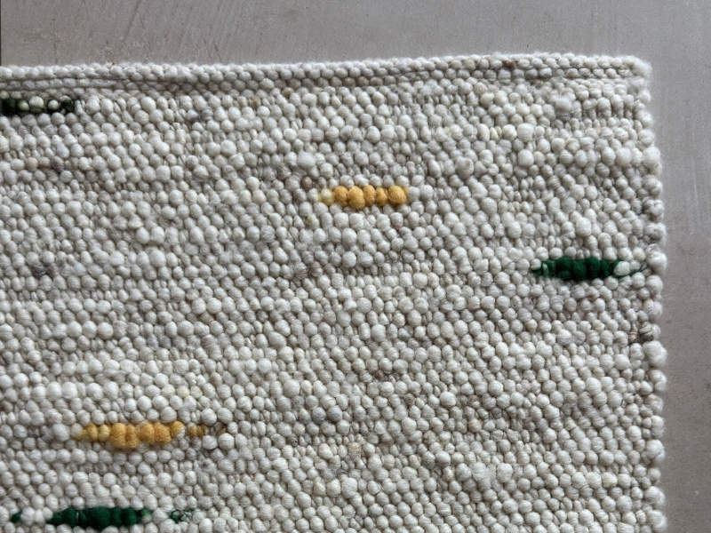 Schafwollteppich in Beige Braun hell (Karakulwolle)mit punktartigen Noppen in bunt