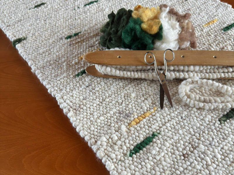 Schafwollteppich in Beige Braun hell (Karakulwolle)mit punktartigen Noppen in bunt