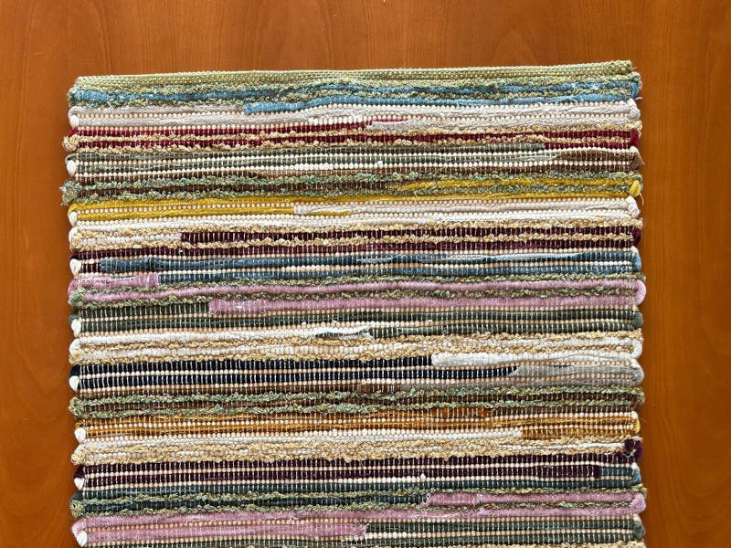 Fleckerlteppich fest verwebt mit Möbelstoffen und Baumwollkräusel