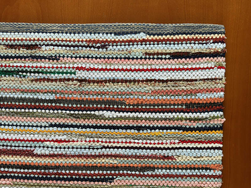 Fleckerlteppich fein und fest verwebt in neuen Baumwollstoffen